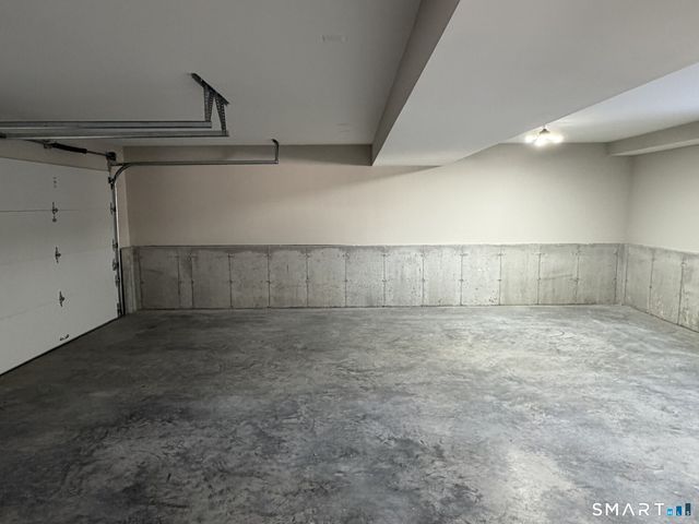 39 Westminster Avenue, Shelton, CT 06484