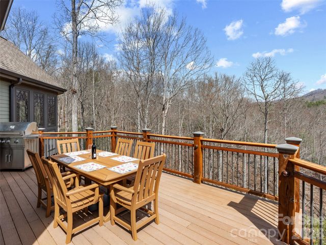 276 Stone Valley Way, Hendersonville, NC 28792