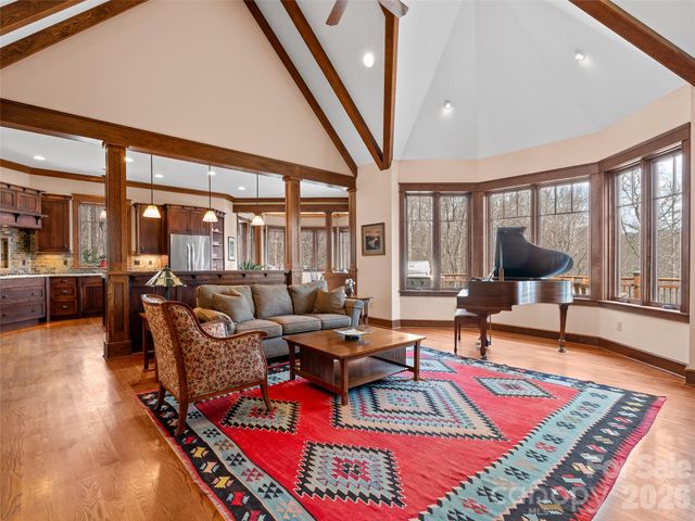 276 Stone Valley Way, Hendersonville, NC 28792