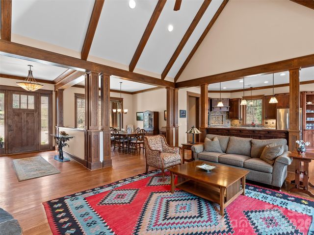 276 Stone Valley Way, Hendersonville, NC 28792