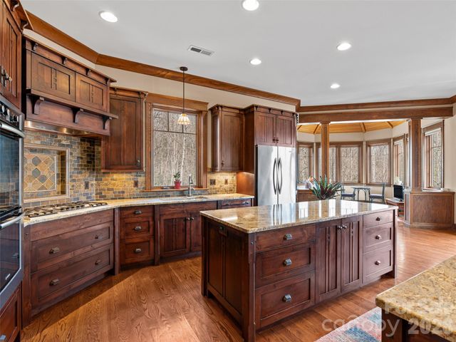 276 Stone Valley Way, Hendersonville, NC 28792