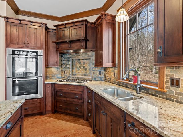 276 Stone Valley Way, Hendersonville, NC 28792