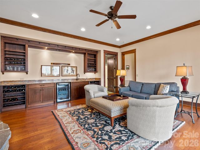 276 Stone Valley Way, Hendersonville, NC 28792