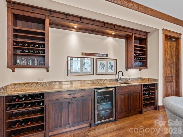 276 Stone Valley Way, Hendersonville, NC 28792