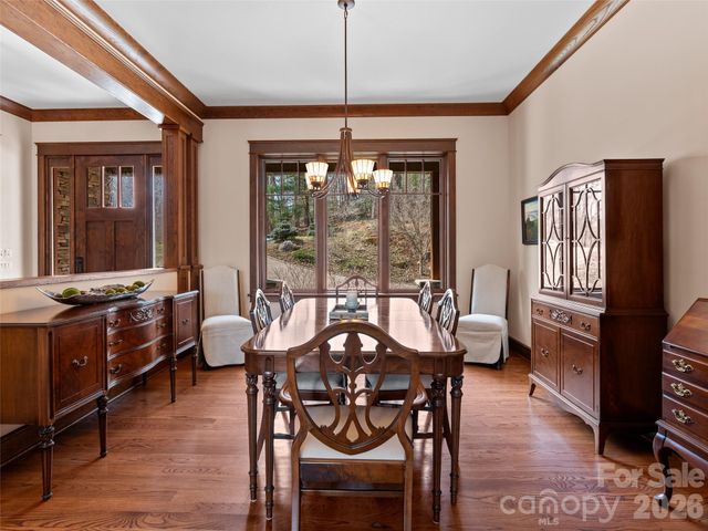 276 Stone Valley Way, Hendersonville, NC 28792