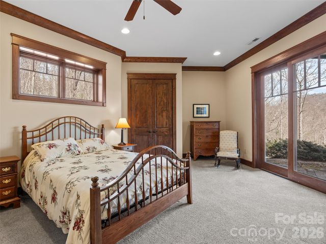 276 Stone Valley Way, Hendersonville, NC 28792