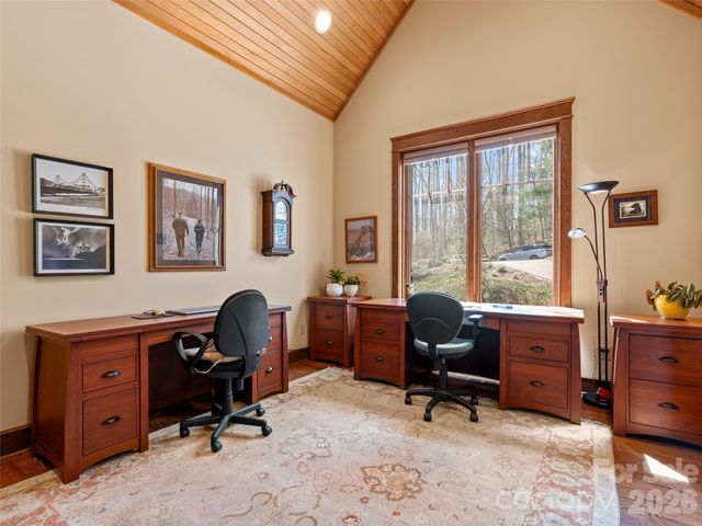 276 Stone Valley Way, Hendersonville, NC 28792