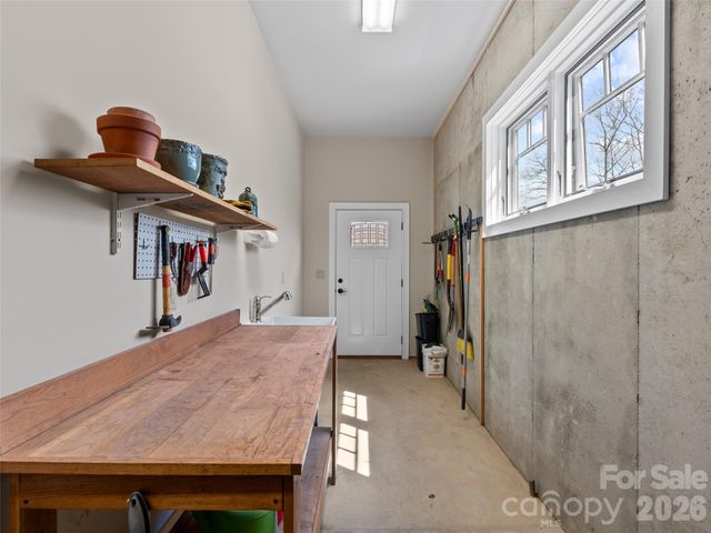 276 Stone Valley Way, Hendersonville, NC 28792