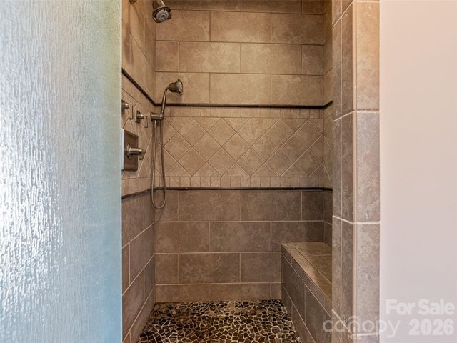 276 Stone Valley Way, Hendersonville, NC 28792