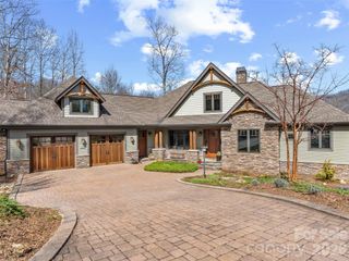 276 Stone Valley Way, Hendersonville, NC 28792