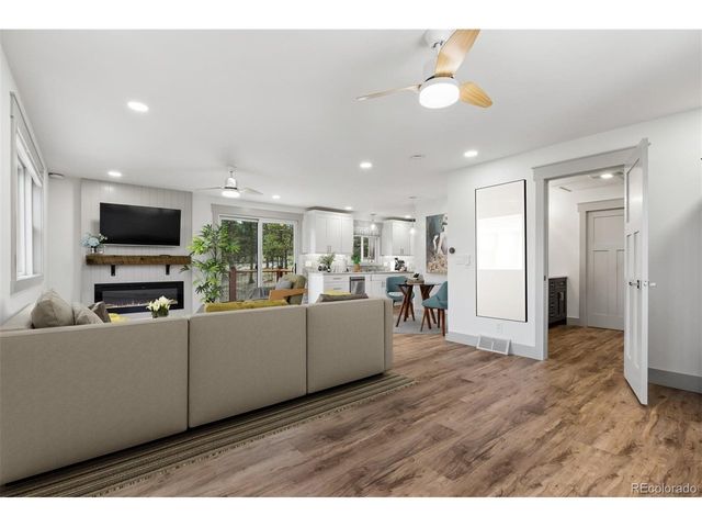 909 Village Green Ln, Estes Park, CO 80517