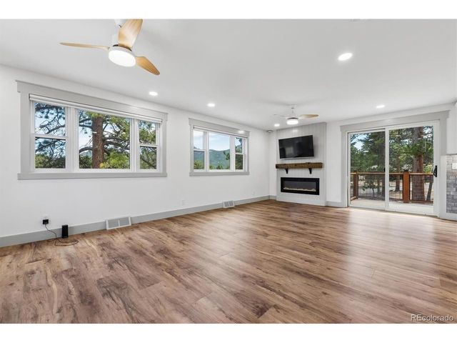 909 Village Green Ln, Estes Park, CO 80517