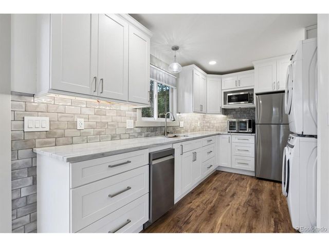 909 Village Green Ln, Estes Park, CO 80517