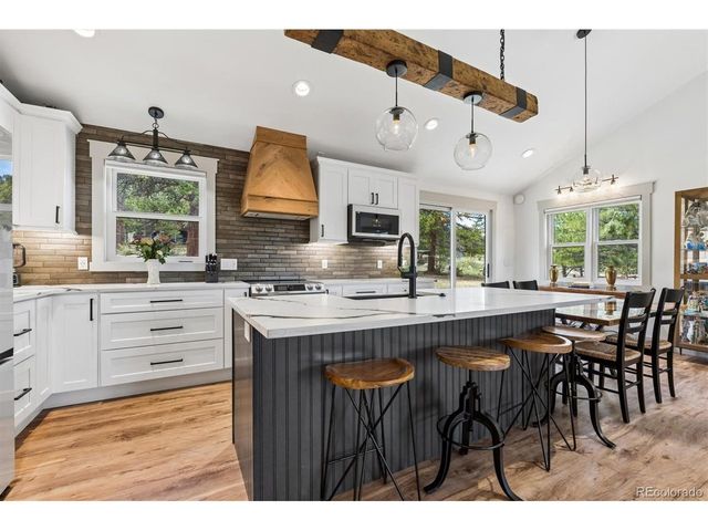 909 Village Green Ln, Estes Park, CO 80517