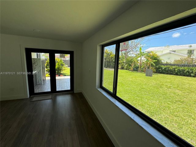 8400 SW 46th St, Miami, FL 33155