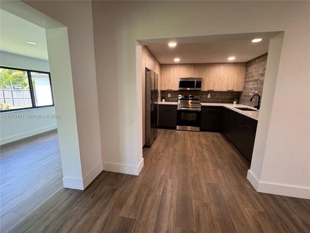 8400 SW 46th St, Miami, FL 33155