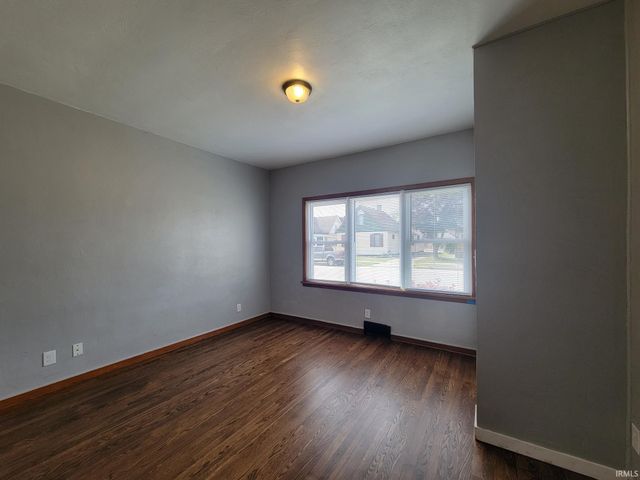 426 Kosciuszko Street, South Bend, IN 46619