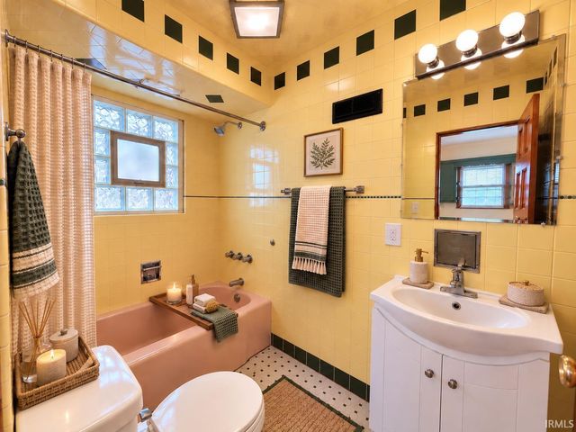 426 Kosciuszko Street, South Bend, IN 46619