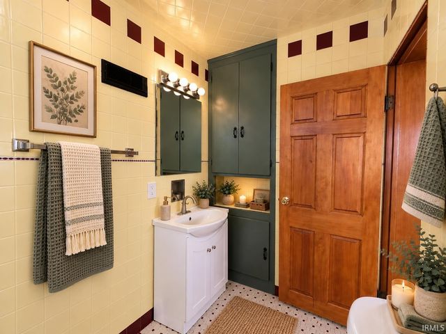 426 Kosciuszko Street, South Bend, IN 46619