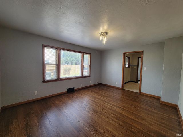 426 Kosciuszko Street, South Bend, IN 46619