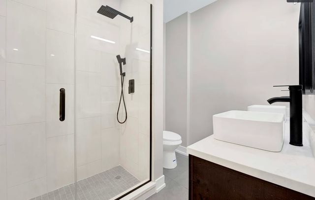 5418 W Belmont Street 3W, Chicago, IL 60641