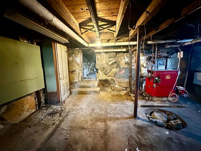 70 Washington St, Easton, MA 02356