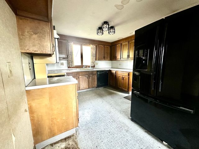 70 Washington St, Easton, MA 02356
