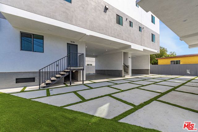 1636 Longwood Avenue, Los Angeles, CA 90019