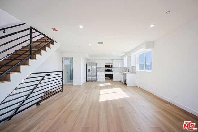 1636 Longwood Avenue, Los Angeles, CA 90019