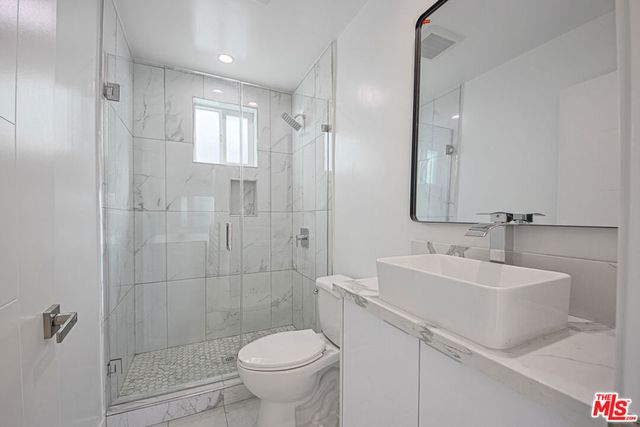 1636 Longwood Avenue, Los Angeles, CA 90019