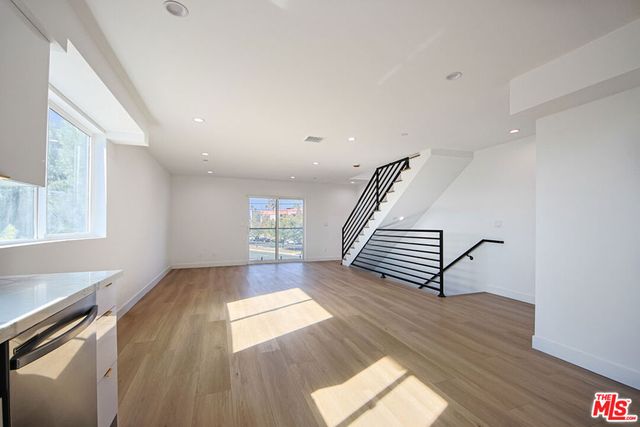 1636 Longwood Avenue, Los Angeles, CA 90019