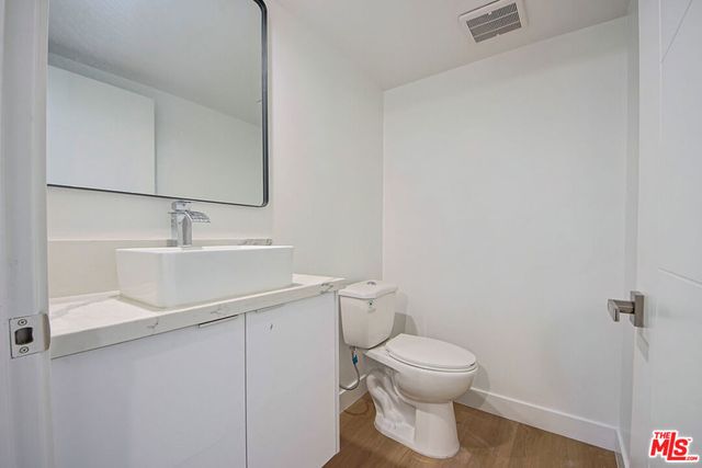 1636 Longwood Avenue, Los Angeles, CA 90019