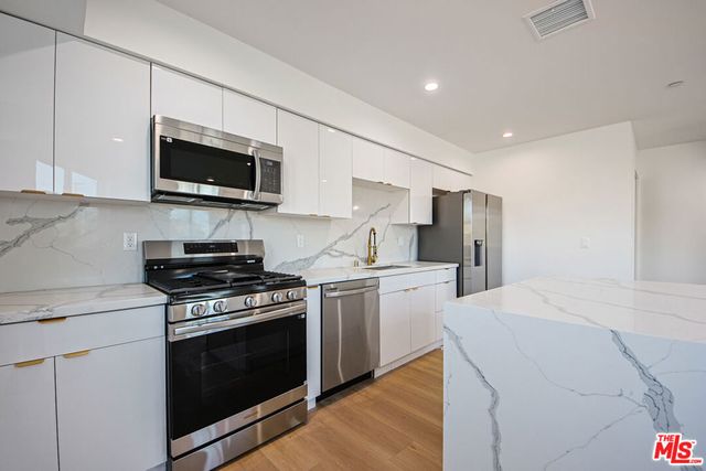 1636 Longwood Avenue, Los Angeles, CA 90019