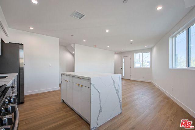 1636 Longwood Avenue, Los Angeles, CA 90019