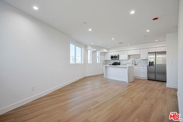 1636 Longwood Avenue, Los Angeles, CA 90019