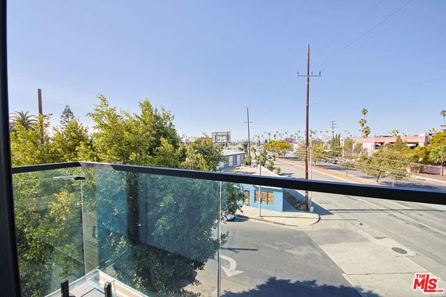 1636 Longwood Avenue, Los Angeles, CA 90019