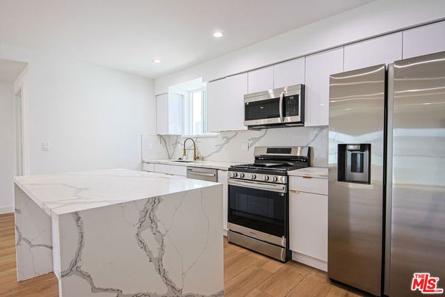 1636 Longwood Avenue, Los Angeles, CA 90019