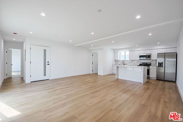 1636 Longwood Avenue, Los Angeles, CA 90019