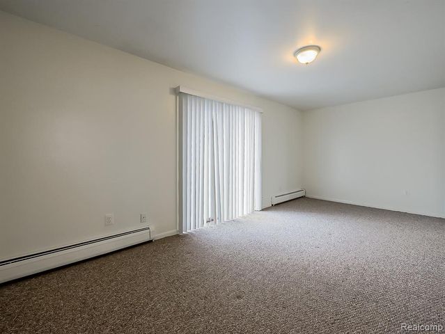 151 Huronview Court, White Lake, MI 48386