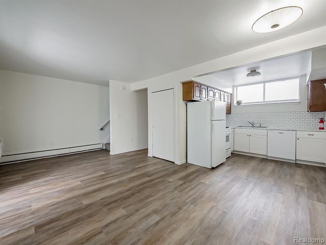 151 Huronview Court, White Lake, MI 48386