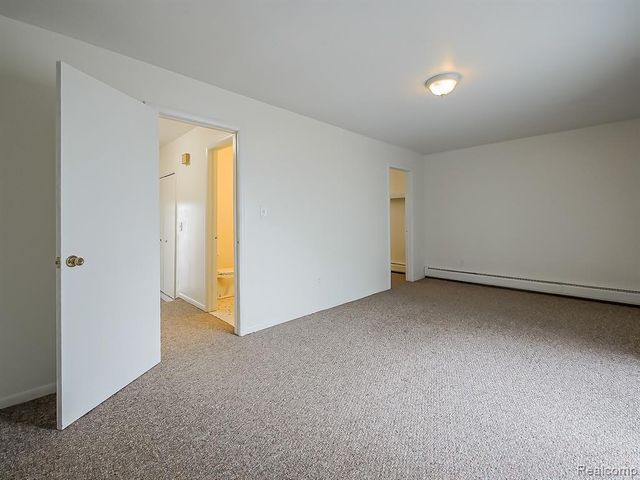 151 Huronview Court, White Lake, MI 48386