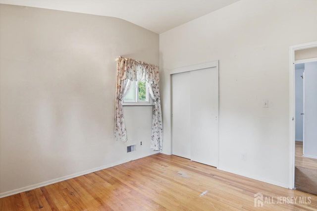 15 Bonham Drive, Edison, NJ 08837
