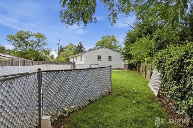 15 Bonham Drive, Edison, NJ 08837