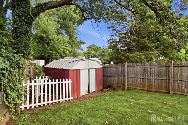 15 Bonham Drive, Edison, NJ 08837