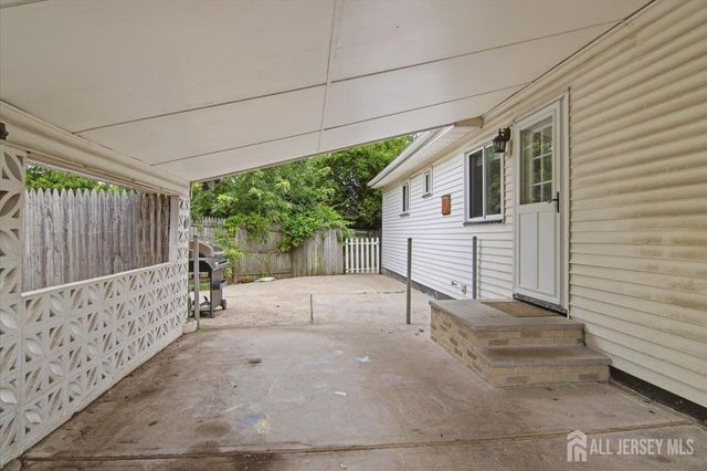 15 Bonham Drive, Edison, NJ 08837