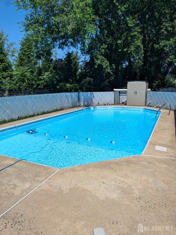 15 Bonham Drive, Edison, NJ 08837