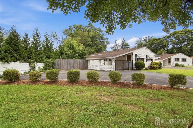 15 Bonham Drive, Edison, NJ 08837