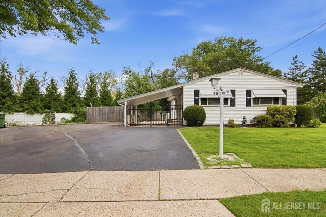 15 Bonham Drive, Edison, NJ 08837