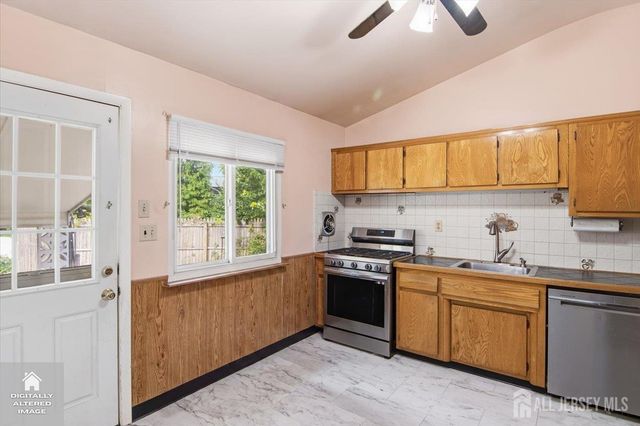 15 Bonham Drive, Edison, NJ 08837