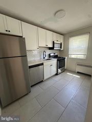 131 CHERRY PARKE #B, Cherry Hill, NJ 08002